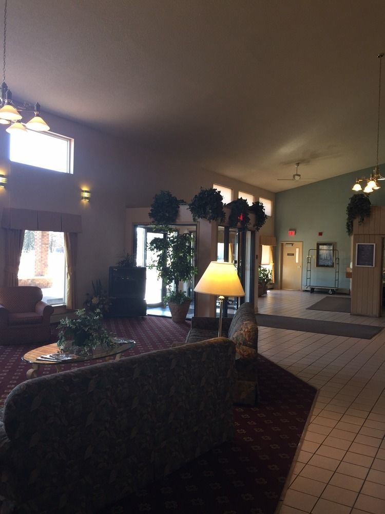 Boarders Inn & Suites By Cobblestone Hotels Superior Extérieur photo