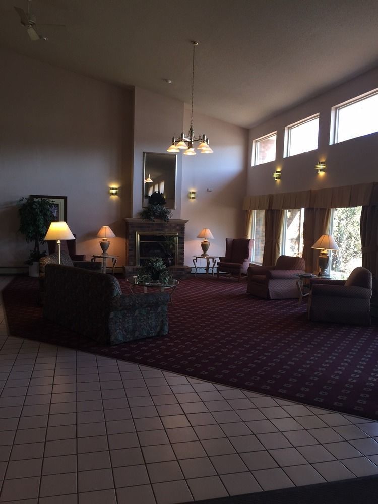 Boarders Inn & Suites By Cobblestone Hotels Superior Extérieur photo