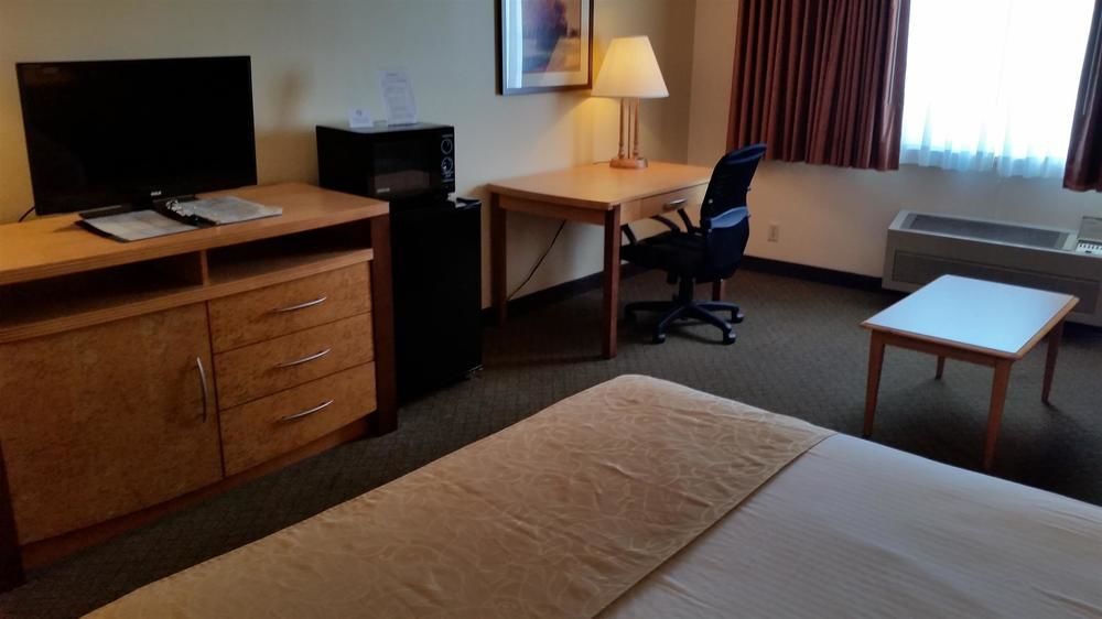 Boarders Inn & Suites By Cobblestone Hotels Superior Extérieur photo