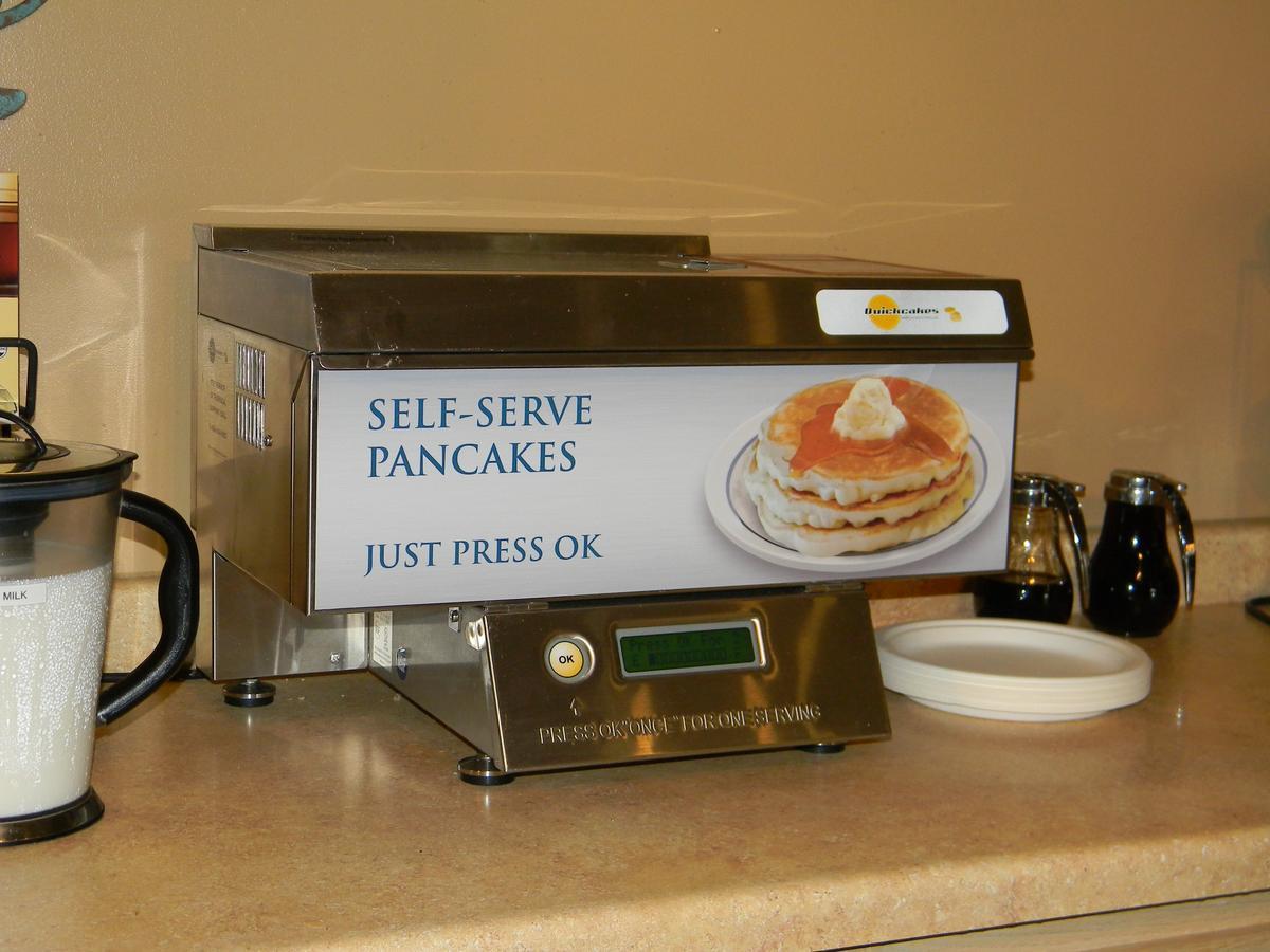 Boarders Inn & Suites By Cobblestone Hotels Superior Extérieur photo
