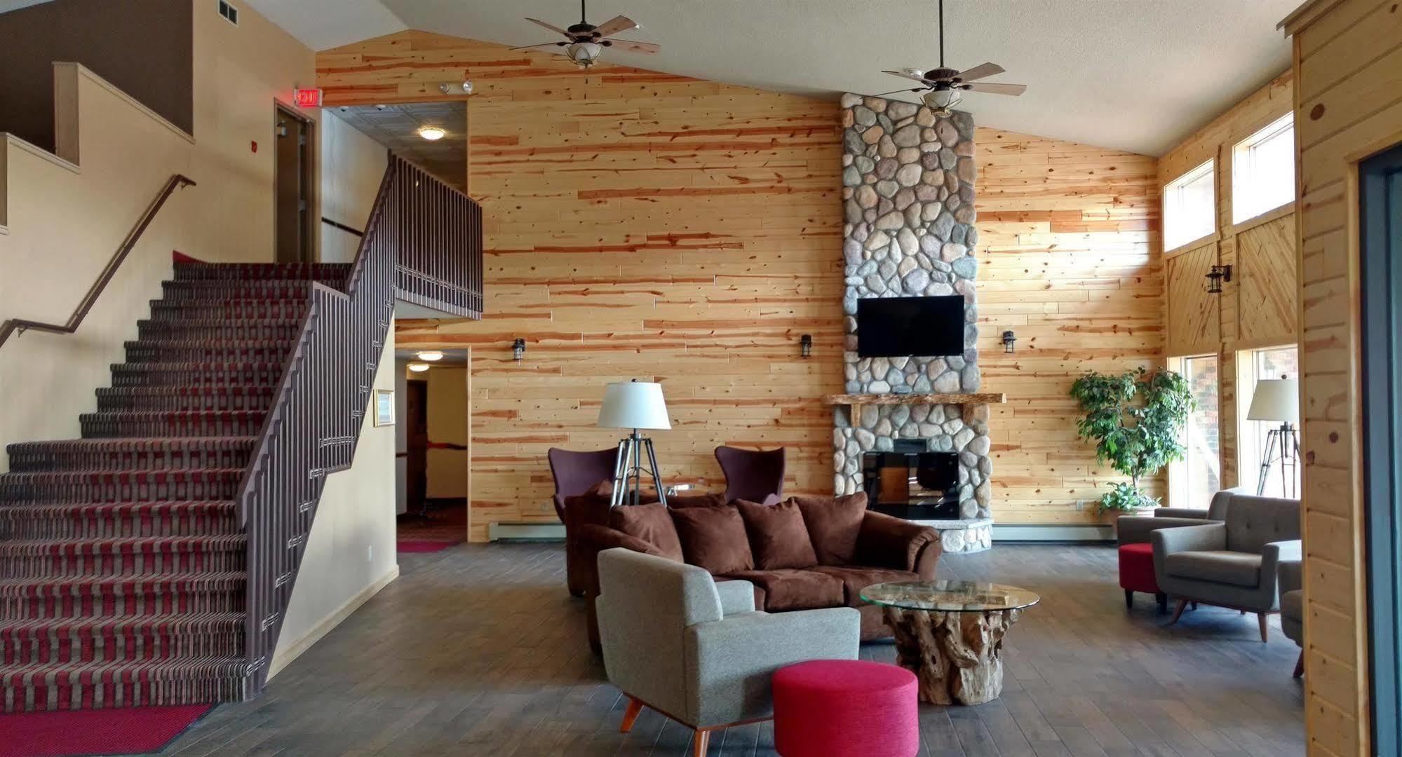 Boarders Inn & Suites By Cobblestone Hotels Superior Extérieur photo