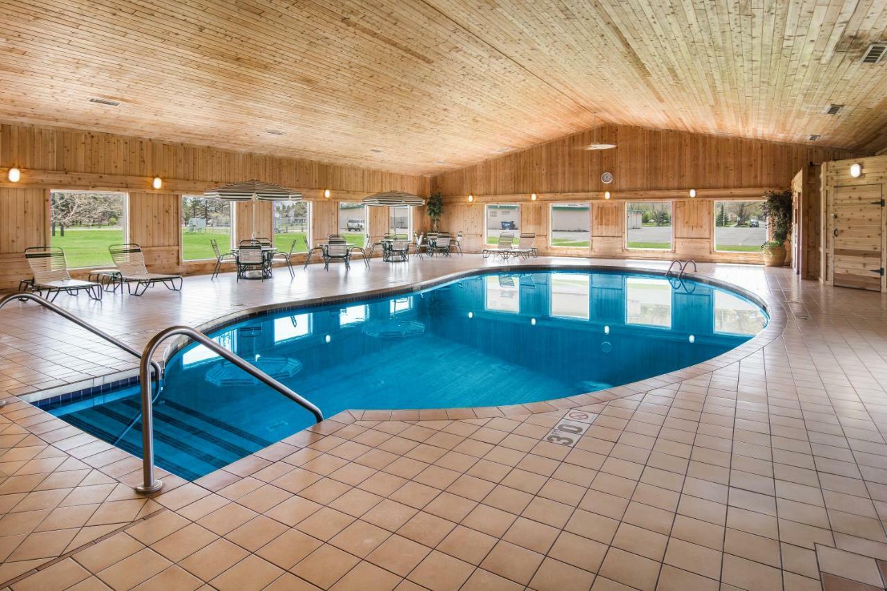 Boarders Inn & Suites By Cobblestone Hotels Superior Extérieur photo