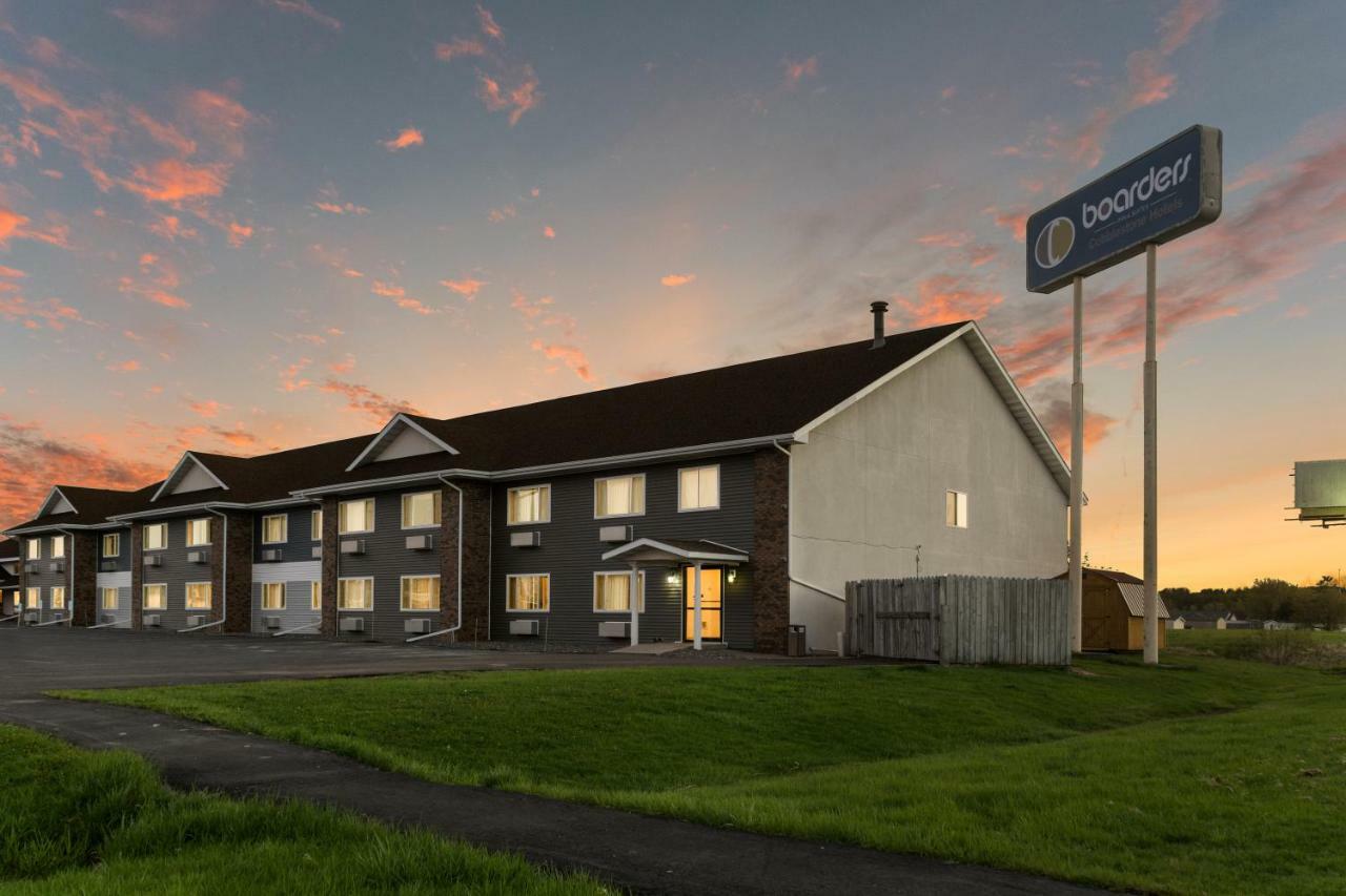 Boarders Inn & Suites By Cobblestone Hotels Superior Extérieur photo