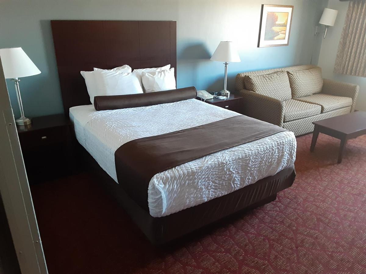 Boarders Inn & Suites By Cobblestone Hotels Superior Extérieur photo