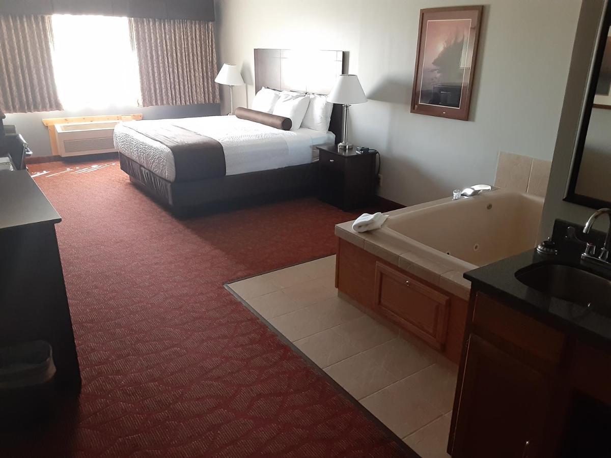 Boarders Inn & Suites By Cobblestone Hotels Superior Extérieur photo